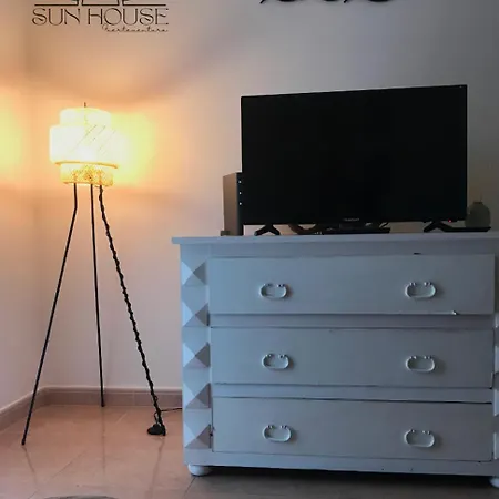 Sun House Apartment *